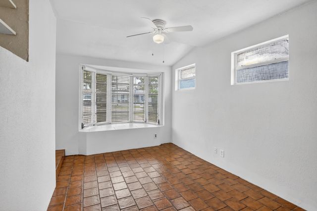 121 NW 52nd Street, Oakland Park, FL 33309