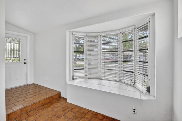 121 NW 52nd Street, Oakland Park, FL 33309