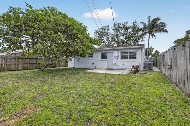 121 NW 52nd Street, Oakland Park, FL 33309