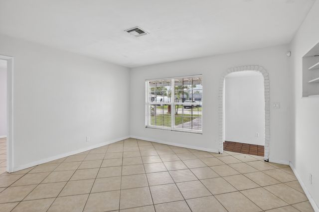 121 NW 52nd Street, Oakland Park, FL 33309