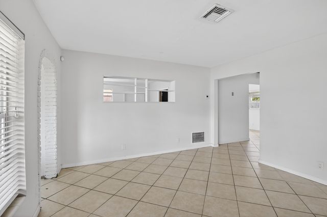 121 NW 52nd Street, Oakland Park, FL 33309