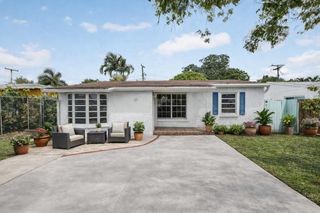 121 NW 52nd Street, Oakland Park, FL 33309