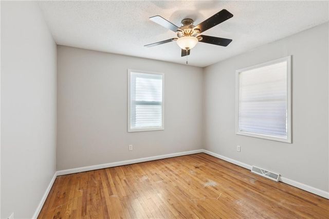 5601 NE San Rafael Drive, Kansas City, MO 64119