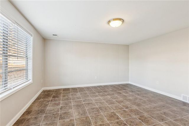 5601 NE San Rafael Drive, Kansas City, MO 64119