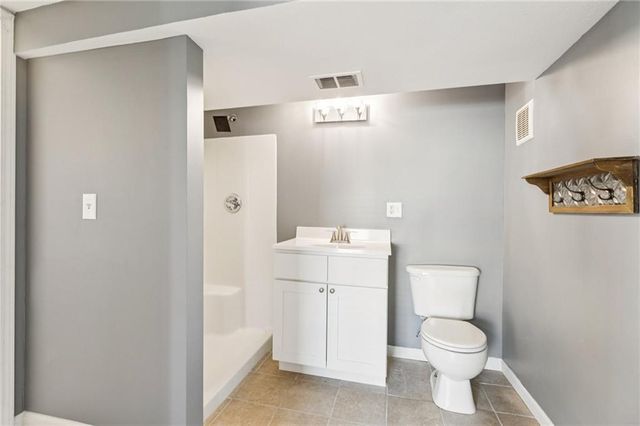 5601 NE San Rafael Drive, Kansas City, MO 64119