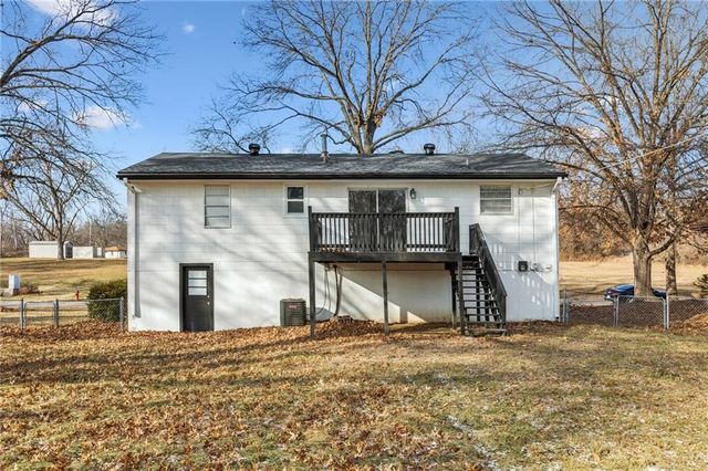 5601 NE San Rafael Drive, Kansas City, MO 64119