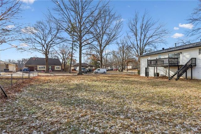 5601 NE San Rafael Drive, Kansas City, MO 64119