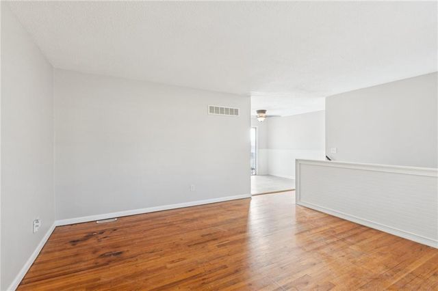 5601 NE San Rafael Drive, Kansas City, MO 64119