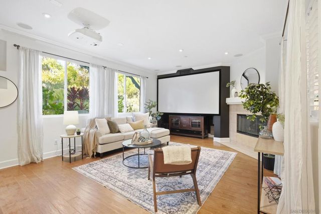 1884 Autumn, Vista, CA 92084