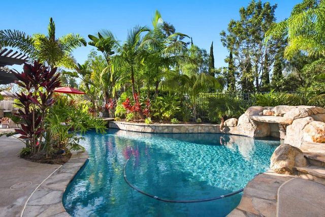 1884 Autumn, Vista, CA 92084
