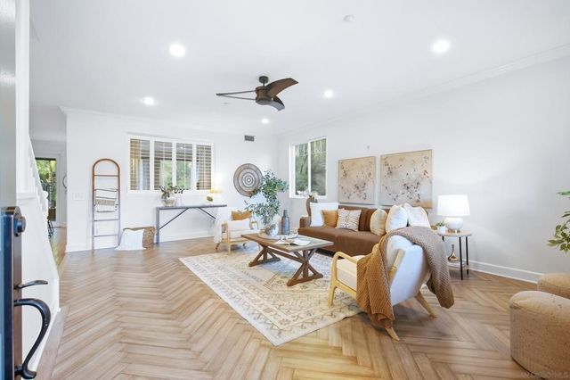 1884 Autumn, Vista, CA 92084