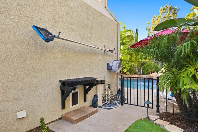 1884 Autumn, Vista, CA 92084