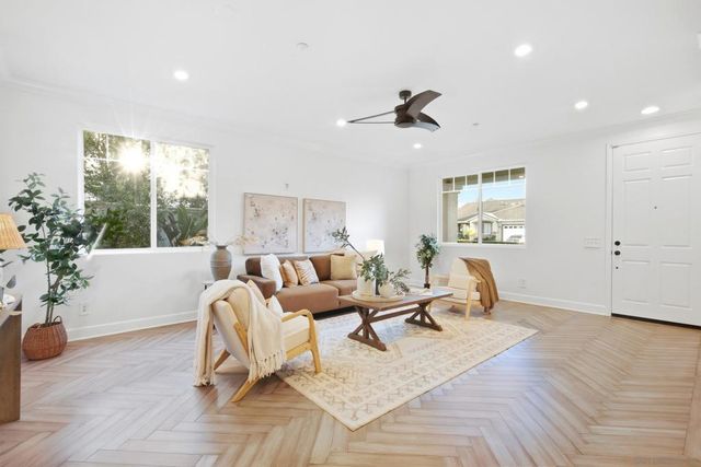 1884 Autumn, Vista, CA 92084