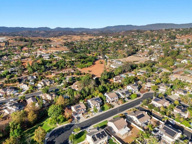 1884 Autumn, Vista, CA 92084