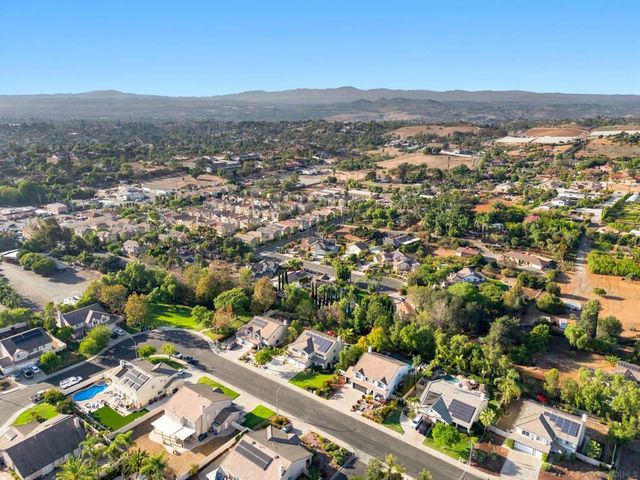 1884 Autumn, Vista, CA 92084