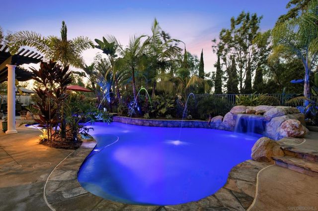 1884 Autumn, Vista, CA 92084