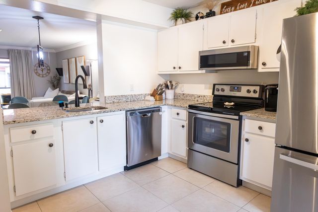 803 LAKEVIEW Circle, Royal Palm Beach, FL 33411