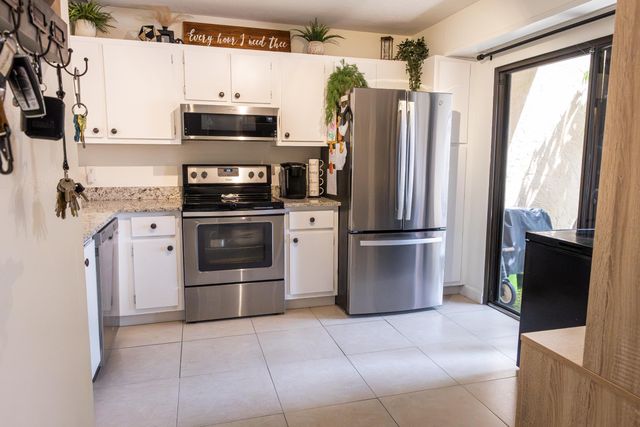 803 LAKEVIEW Circle, Royal Palm Beach, FL 33411