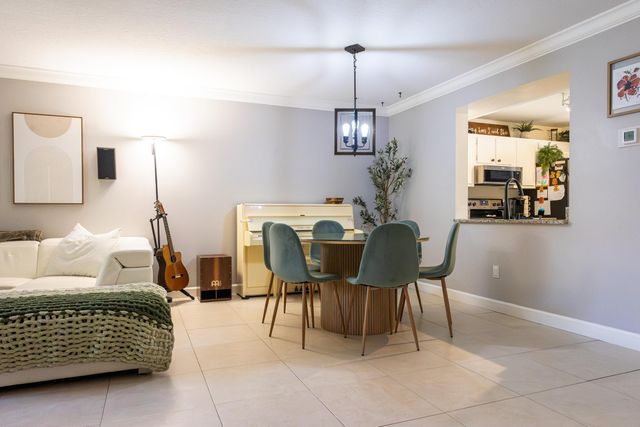 803 LAKEVIEW Circle, Royal Palm Beach, FL 33411