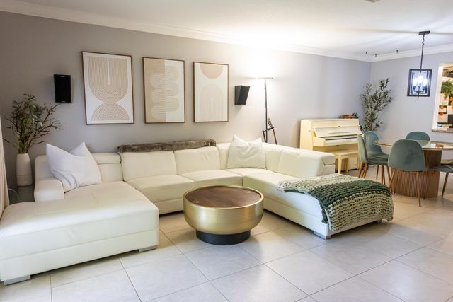 803 LAKEVIEW Circle, Royal Palm Beach, FL 33411