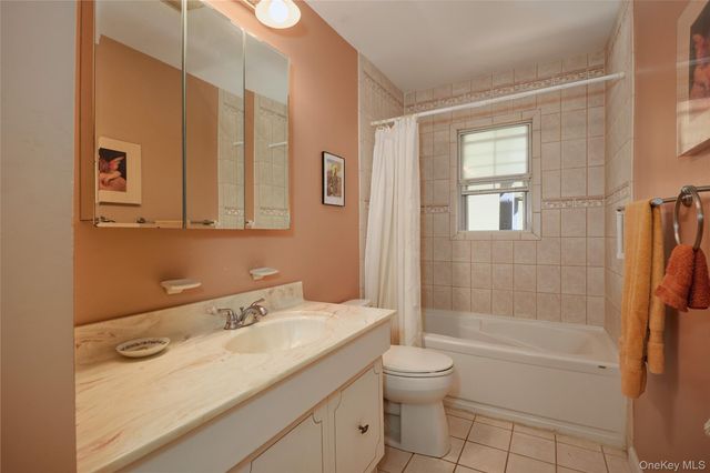 17 Merriewold Lane N, Monroe, NY 10950