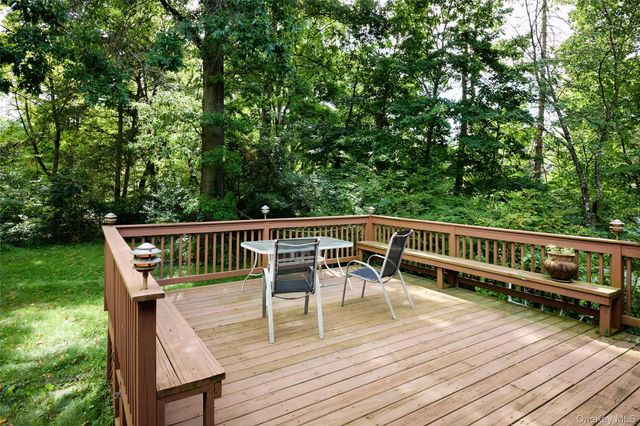 17 Merriewold Lane N, Monroe, NY 10950