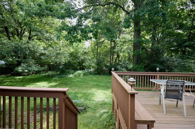 17 Merriewold Lane N, Monroe, NY 10950