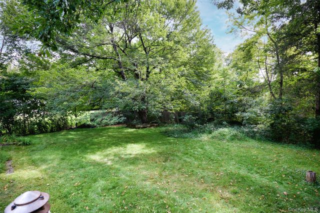 17 Merriewold Lane N, Monroe, NY 10950