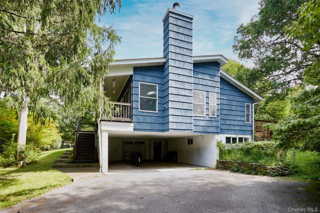 17 Merriewold Lane N, Monroe, NY 10950