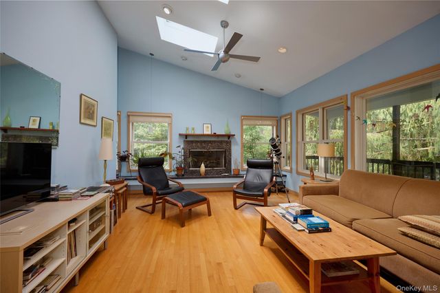 17 Merriewold Lane N, Monroe, NY 10950