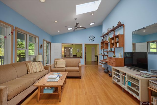 17 Merriewold Lane N, Monroe, NY 10950