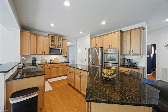 9318 Stonehouse GLN, Toano, VA 23168