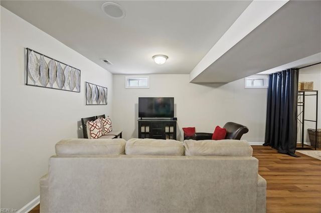 9318 Stonehouse GLN, Toano, VA 23168