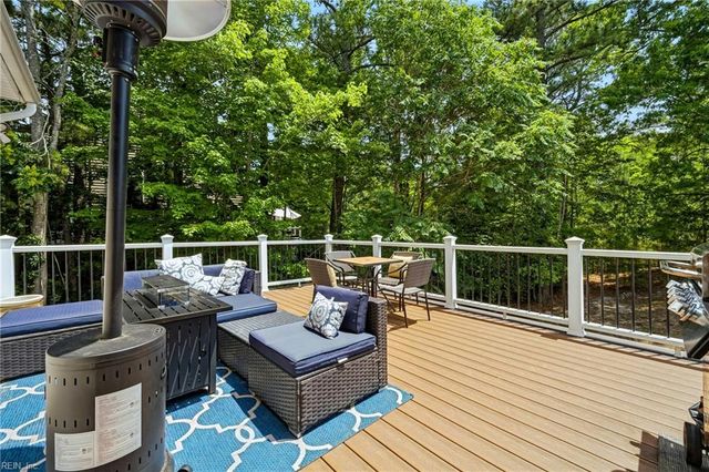 9318 Stonehouse GLN, Toano, VA 23168