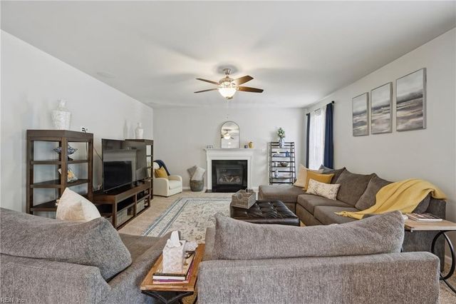 9318 Stonehouse GLN, Toano, VA 23168