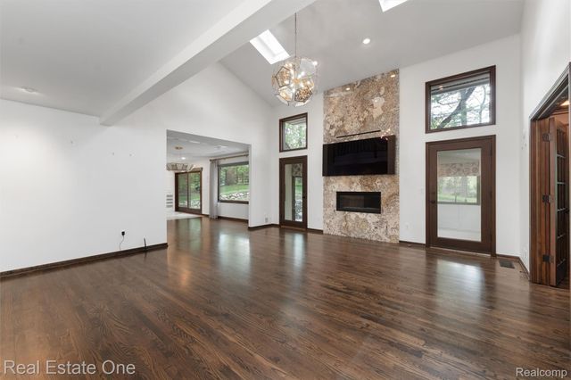 901 Bloomfield Club Court, Bloomfield Hills, MI 48301