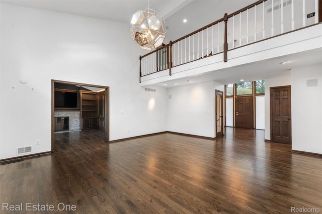 901 Bloomfield Club Court, Bloomfield Hills, MI 48301