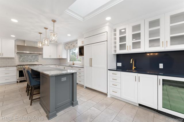 901 Bloomfield Club Court, Bloomfield Hills, MI 48301