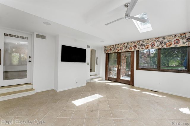901 Bloomfield Club Court, Bloomfield Hills, MI 48301