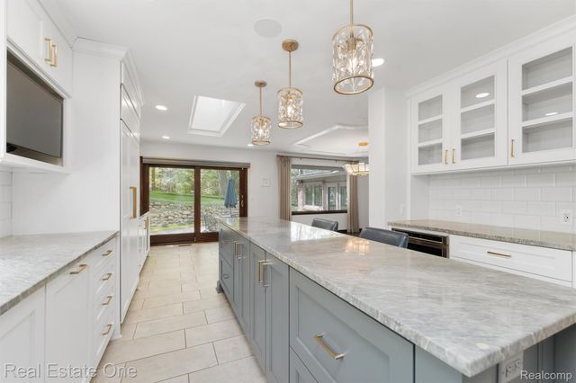 901 Bloomfield Club Court, Bloomfield Hills, MI 48301