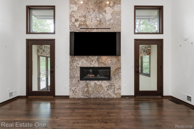 901 Bloomfield Club Court, Bloomfield Hills, MI 48301