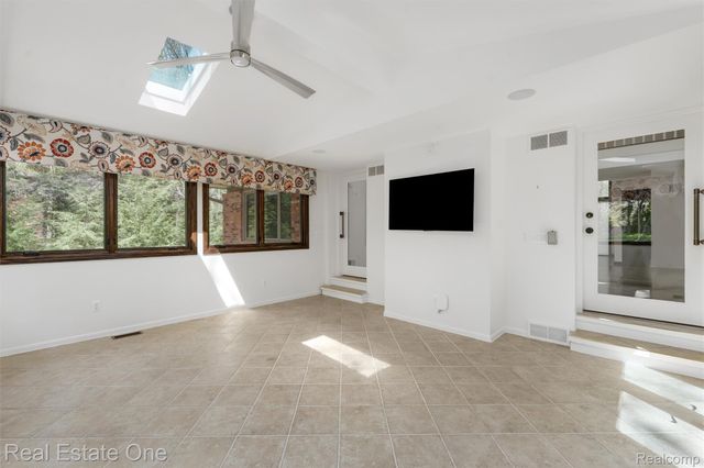 901 Bloomfield Club Court, Bloomfield Hills, MI 48301