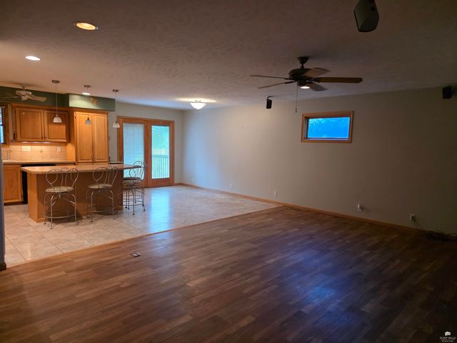 913 N Elm Street, Abilene, KS 67410