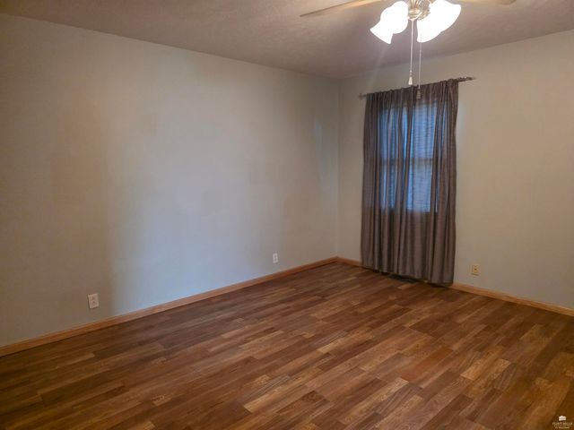 913 N Elm Street, Abilene, KS 67410