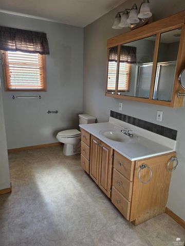 913 N Elm Street, Abilene, KS 67410