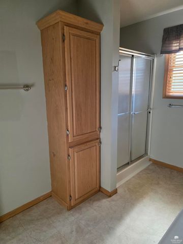 913 N Elm Street, Abilene, KS 67410