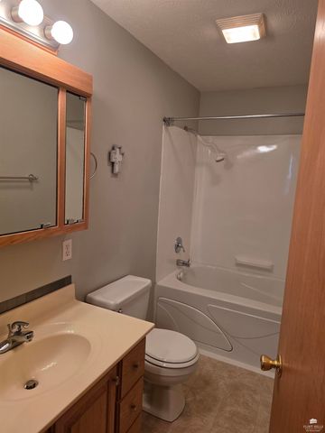 913 N Elm Street, Abilene, KS 67410