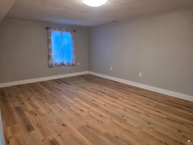 913 N Elm Street, Abilene, KS 67410