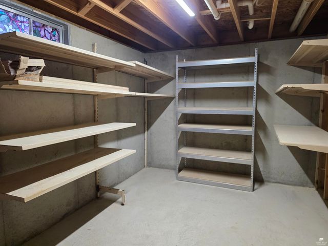 913 N Elm Street, Abilene, KS 67410