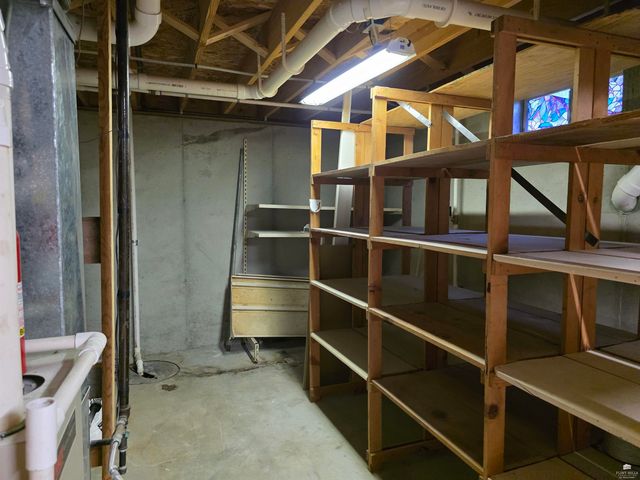 913 N Elm Street, Abilene, KS 67410